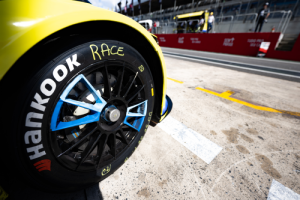 Hankook enfrenta o desafio da abrasividade e carga lateral extrema no Velocitta
