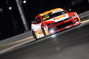 Galid Osman leva Shell ao quarto lugar em noite de estreia da NASCAR Brasil em Cuiabá