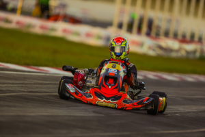 Raphael Gebara larga na primeira fila na Final da F4 Júnior em busca do tricampeonato na Copa Brasil de Kart