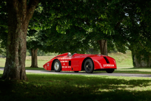 O Sunbeam de 1000 hp, recordista mundial de velocidade em terra, faz sua estreia em Pebble Beach após restauração.