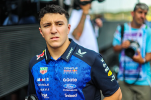 Hadjar fica fora do GP da Holanda; Williams renova com Albon e Sainz para 2027