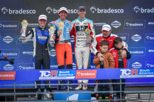 Néstor Girolami e Raphael Reis vencem primeiras corridas da Bradesco TCR South America na Argentina