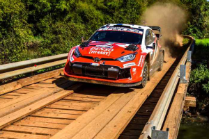 Pajari aproveita caos dos pneus, assume liderança e termina sexta-feira na frente no Rally do Paraguai