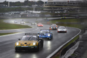 Marcos Regadas termina no top10 prova caótica marcada pela forte chuva em Interlagos