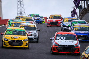 Belas disputas e clima instável dão o tom ao sábado do Campeonato Marcas Brasil Racing em Cascavel