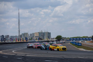 João Cardoso e Gustavo Ribeiro vencem corridas da Turismo Nacional em Brasília