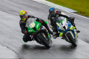 Pódio com pilotos de três países no MOTO1000GP marca reencontro de Gandola com a vitória na GP1000 by Motul