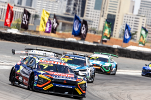 Sérgio Sette Câmara e Lucas Di Grassi vencem a Sérgio Sette Câmara e Lucas Di Grassi vencem a Endurance da Stock Carce da Stock Car
