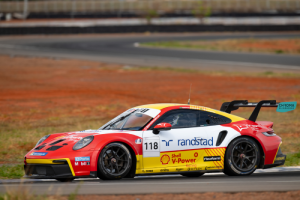 Shell domina quali dos 300 km de Porsche Cup em Brasília com Matheus Comparatto e Felipe Baptista