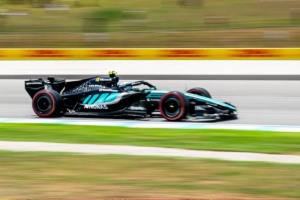 Antonelli lidera terceiro treino livre do GP do Bahrein em Sepang