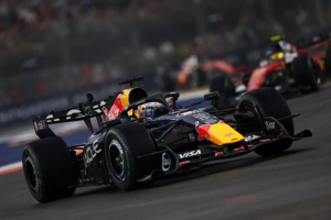 Verstappen vence pela primeira vez em Singapura; Antonelli sobe ao pódio e se aproxima do título