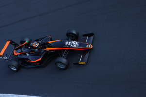 Pedro Lima conquista 35 posições na pista de Monza nas provas finais da Euro F4