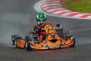 João Bertoldi mostra velocidade e chega à final em sua primeira Copa do Mundo FIA de Kart