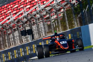 Pedro Lima faz nova escalada na F4 Winter Series e termina o campeonato em décimo