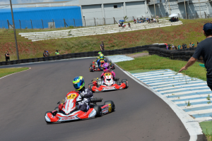 Com previsão de chuva, Cascavel realiza a segunda etapa do Metropolitano de Kart