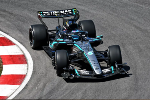 Russell lidera dobradinha da Mercedes e conquista pole da Sprint no Canadá