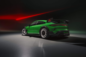 Porsche Taycan Turbo GT com kit Manthey e equipado com pneus Pirelli P Zero Trofeo RS estabelece recorde em Nürburgring