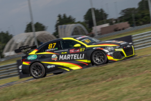 Jorge Martelli estreia com vitória na TCR Brasil em Cuiabá e celebra desafio superado
