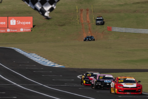 Galid Osman vence a Sprint Race no Velocitta e leva a Shell para a pole position da NASCAR Brasil