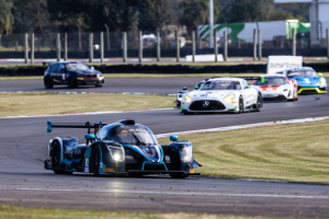 Trio Foresti/Foresti/Koenigkan arranca no final para vencer pela terceira vez em 2026