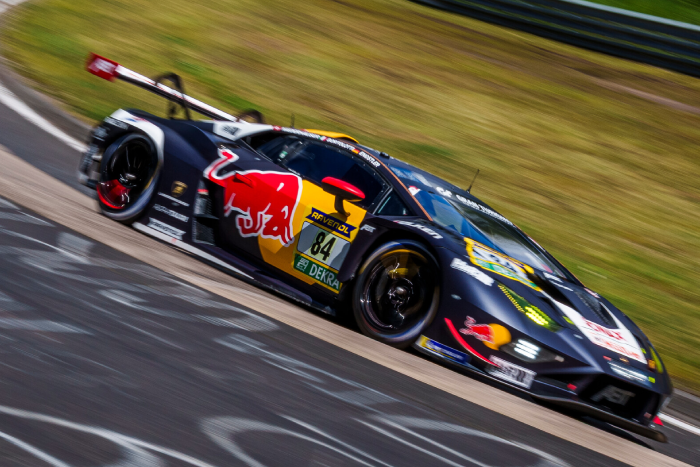 Verstappen larga em 4º na...